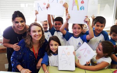 Asistentes estadounidenses de conversación en Primaria