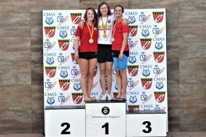 Julia León, de 1º de bachillerato del colegio,  es nadadora y compite a un alto nivel en su categoría
