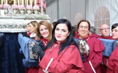 La Hermandad de la Santa Cena recorre las calles de Alicante