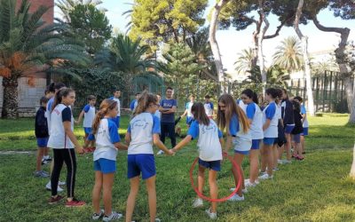 Los chicos y chicas mayores de Primaria en tutoría en El Campello