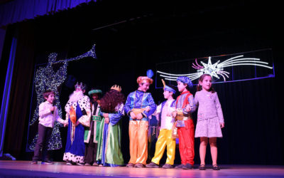 Los niños y niñas de Primaria, de 1º a 4º curso, están presentando sus villancicos