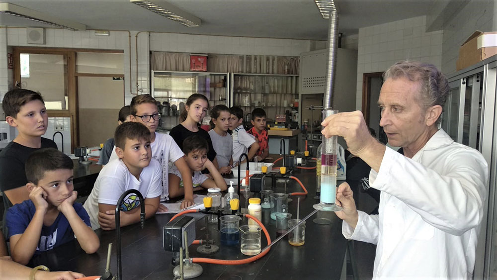 Los Alumnos De 6º Visitan El Laboratorio Salesianos Alicante 8846