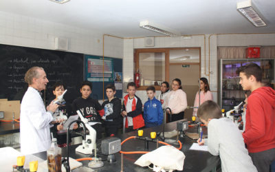 Los alumnos de 6º curso de Primaria visitan el Laboratorio