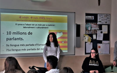 Xarrades sobre estudiar en la UA valencià y en valencià