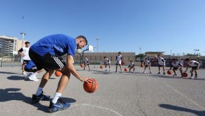 Campus de baloncesto en instalaciones deportivas del colegio D. Bosco