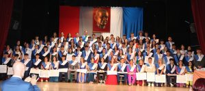 Entrega de orlas a los alumnos que finalizan el 2º de Bto.