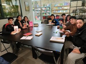 Los alumnos de 1º Bachillerato participan en la tertulias literarias “de la Pynchon”