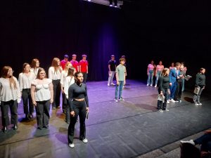 Los alumnos de Artes Escénicas estrenan Sumergirse en el agua