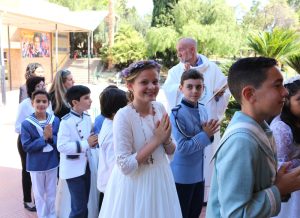 Comienzan los turnos de las primeras comuniones en el colegio
