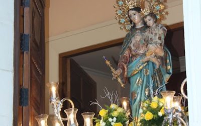 Procesión solemne de María Auxiliadora por las calles de Alicante